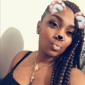 Meet your Posher, Kendra